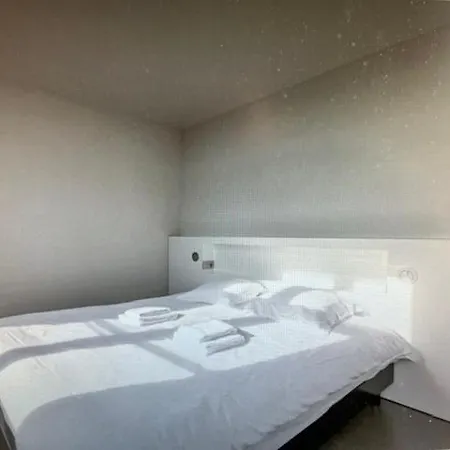 Schravenhoek Met Indoorzwembad En Sauna Veurne